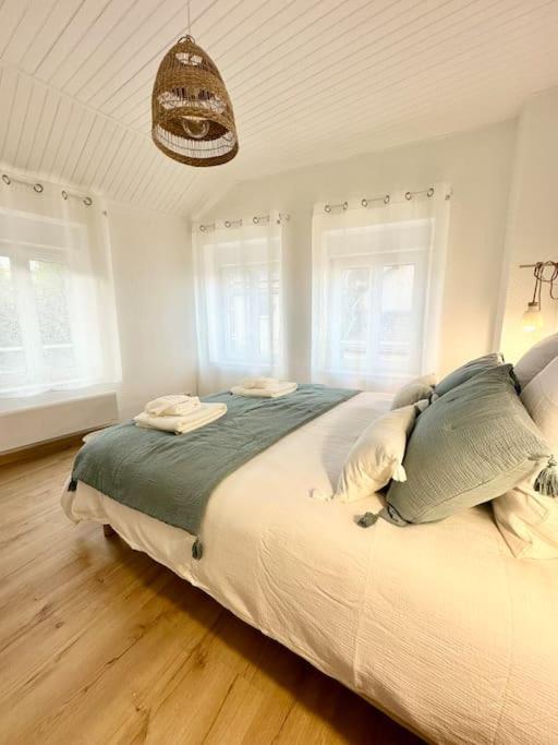 Au Puy De Paugnat Holiday home Charbonnieres-les-Varennes